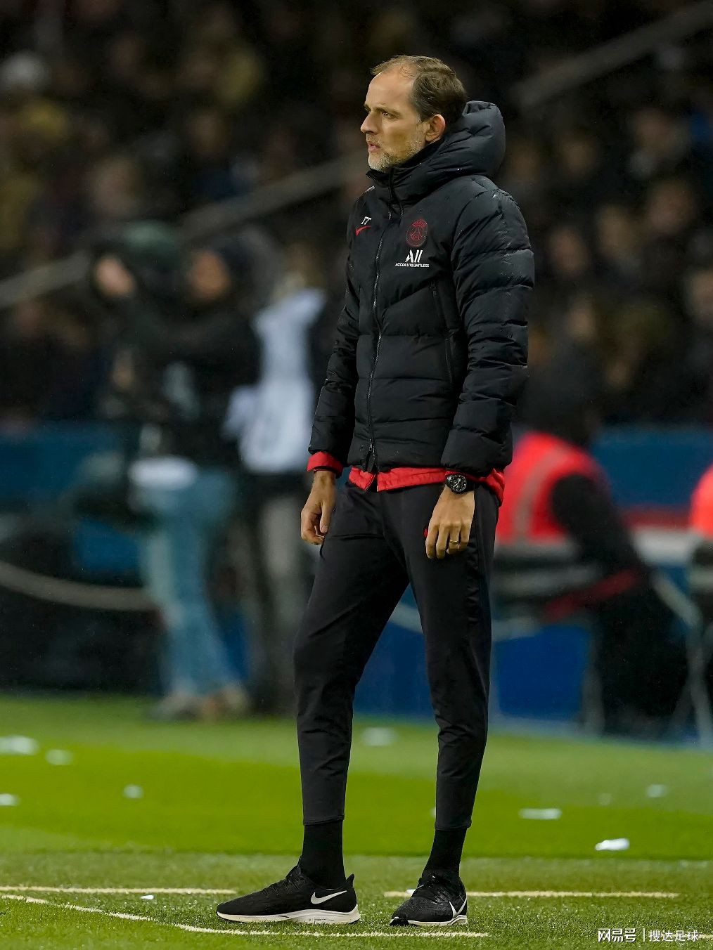 亚眠客场大败巴黎，排名降至垫底