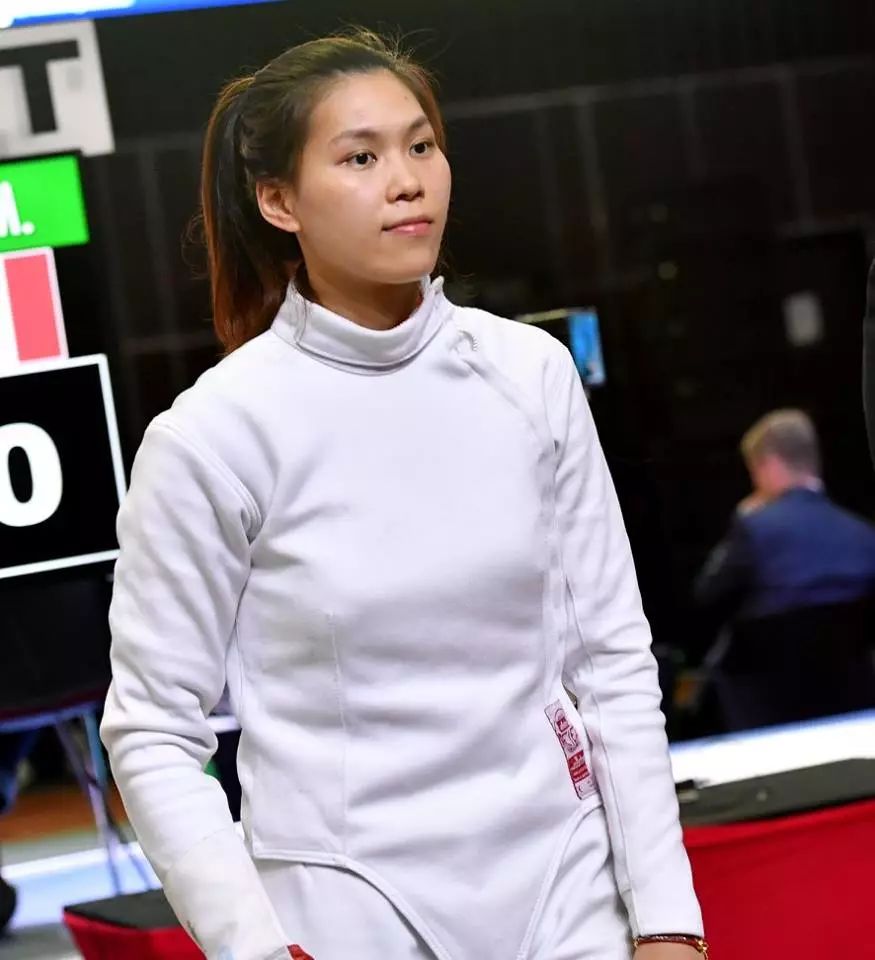 法国女子击剑选手小组赛全胜晋级淘汰赛