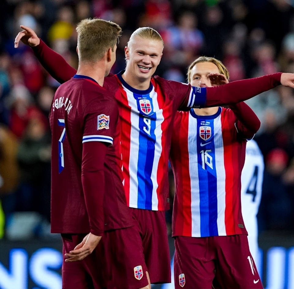 包含英格兰横扫意大利，哈兰德送出助攻的词条