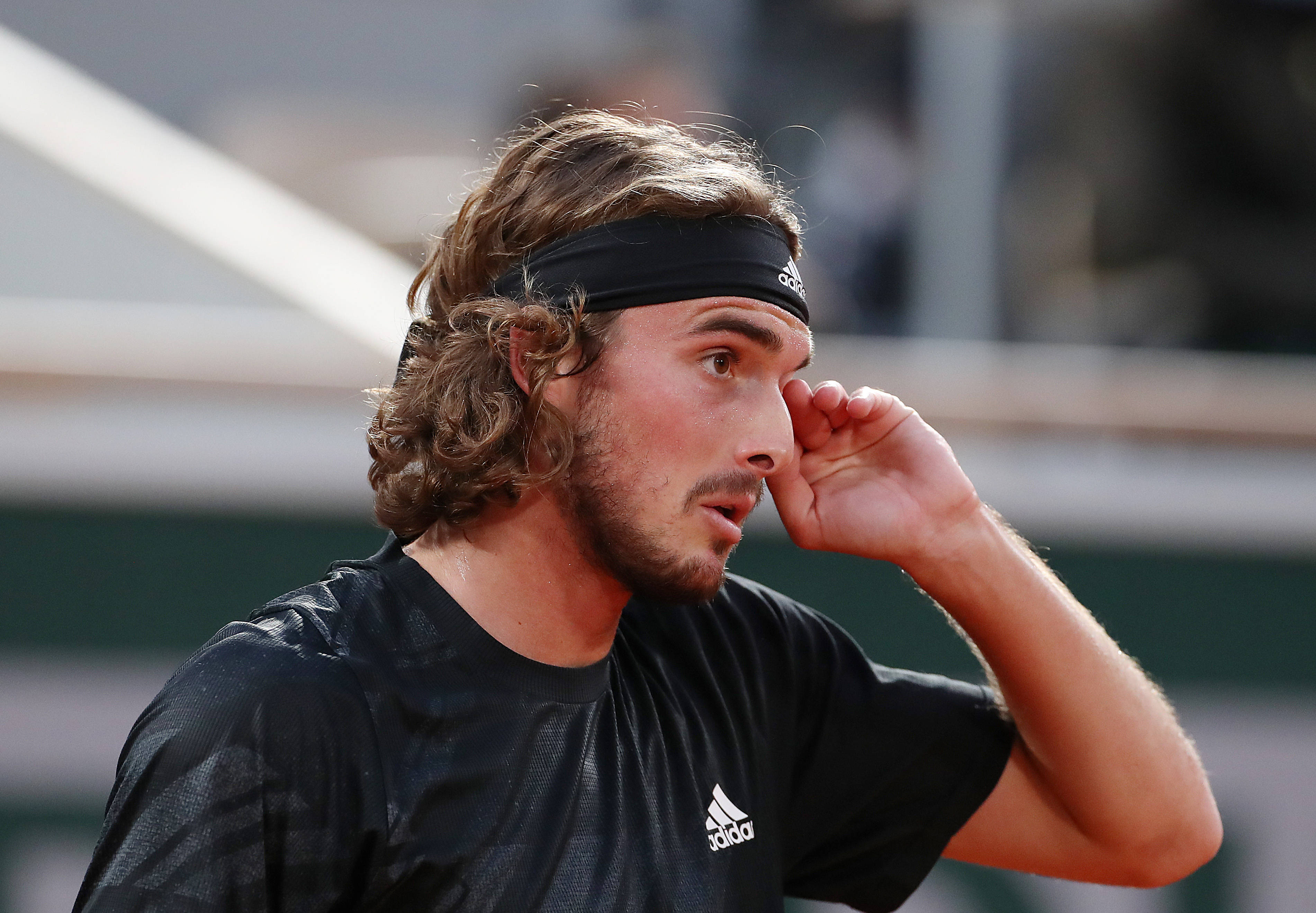 意大利网球队碾压美国网球队，西西帕斯完成帽子戏法的简单介绍