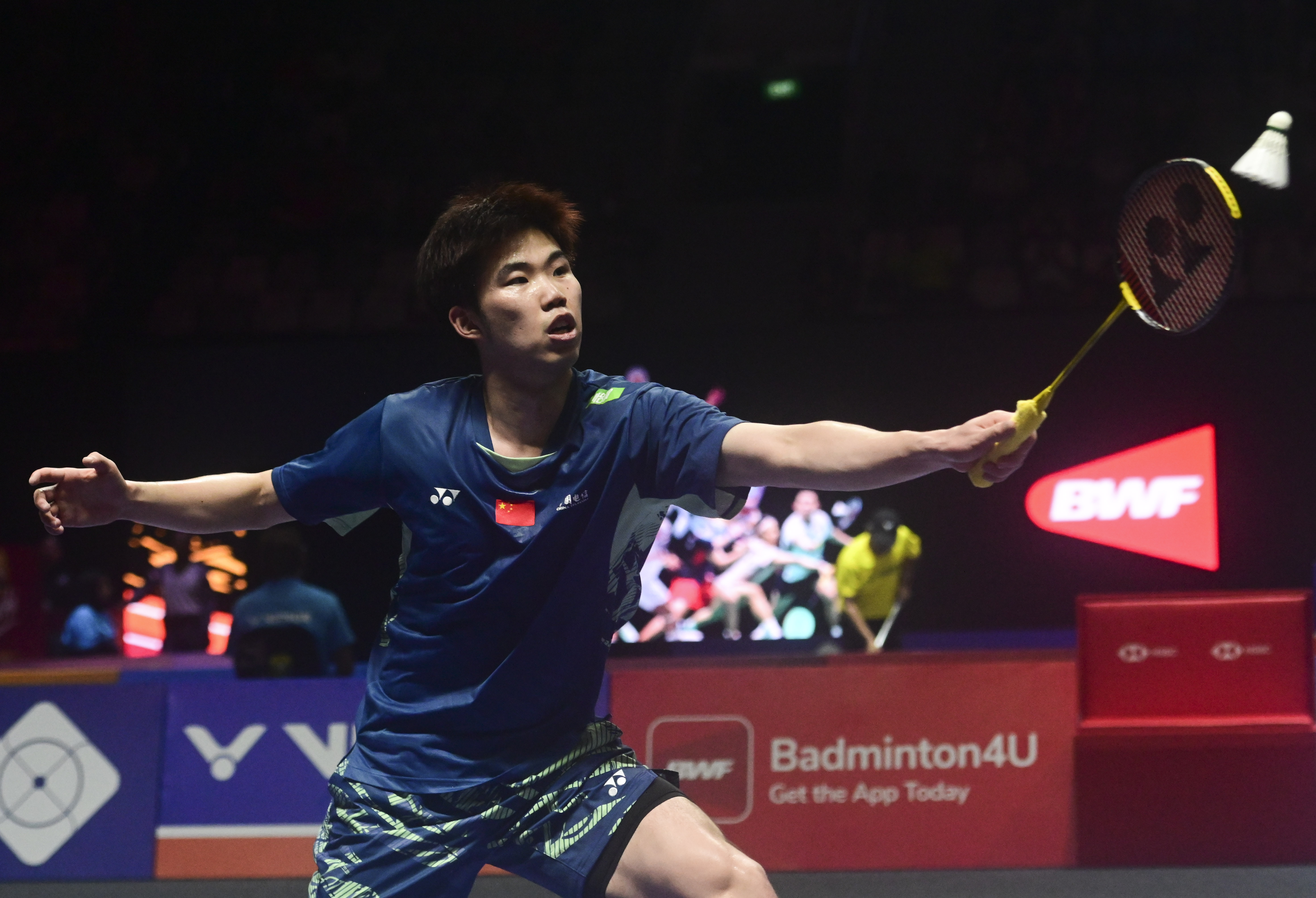 羽毛球明星选手受伤退赛,引发热议的简单介绍 羽毛球明星选手受伤退赛,引发热议的简单介绍