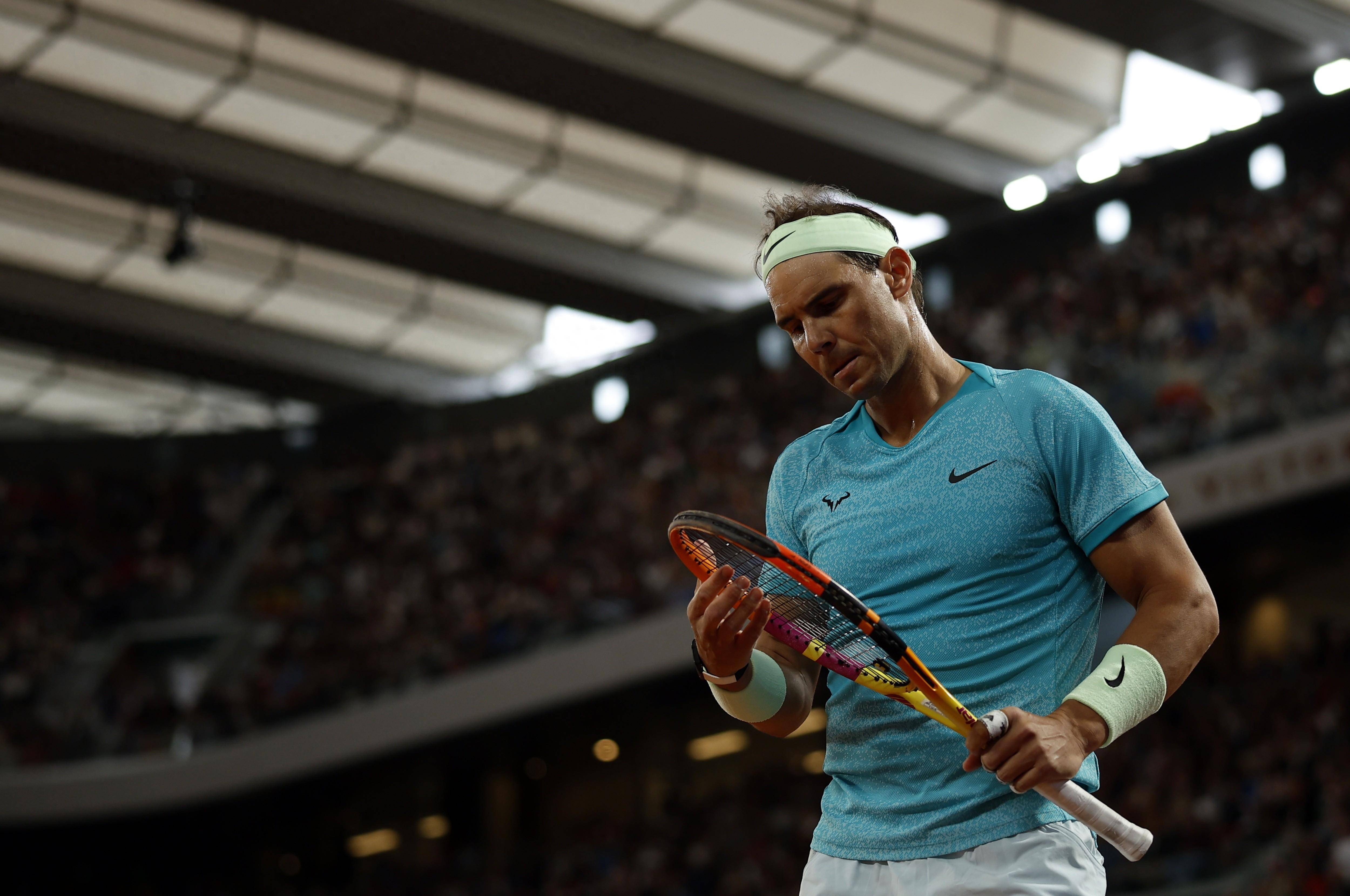 包含法网完胜拉沃尔杯，纳达尔带队取胜的词条