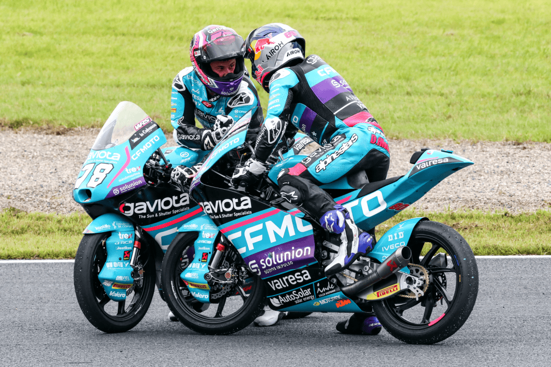 包含哈斯车队险胜法拉利，阿隆索高光表现的词条