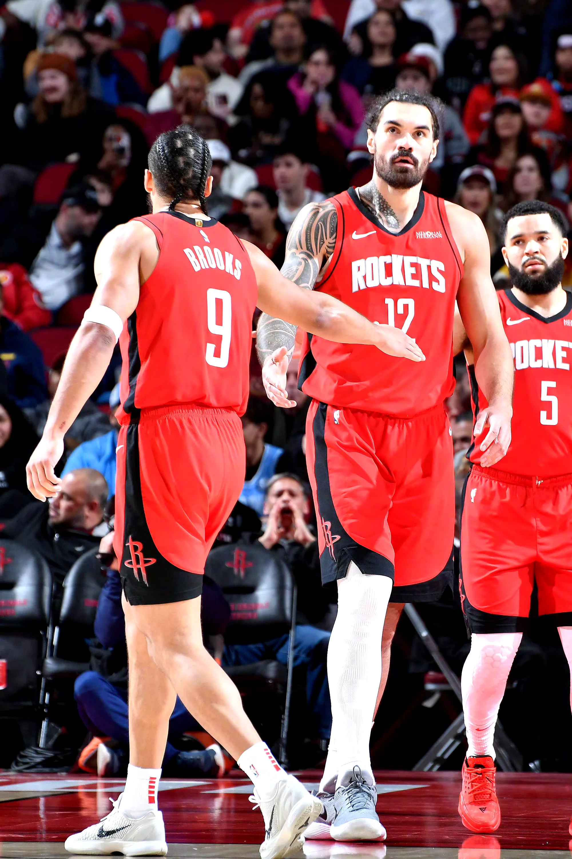 鹈鹕碾压火箭，德罗赞状态火热